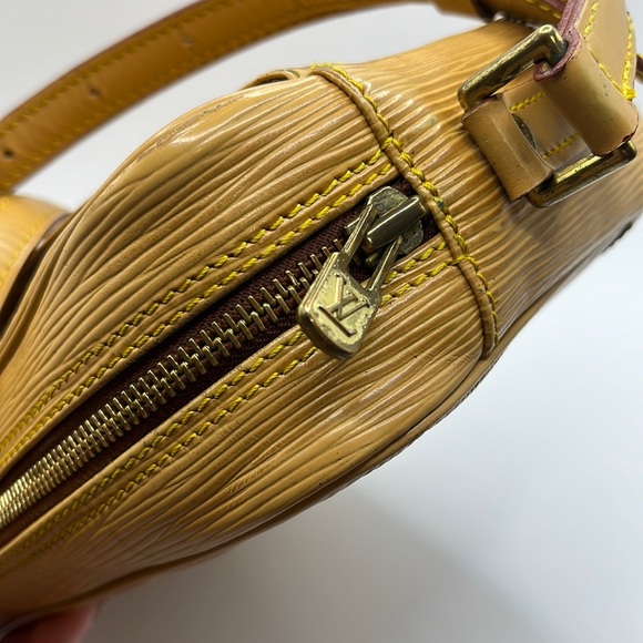 Louis Vuitton Trocadero - Picture 12 of 15